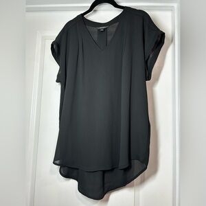 Simply Vera Wang NWT Black V-Neck‎ Women's Top